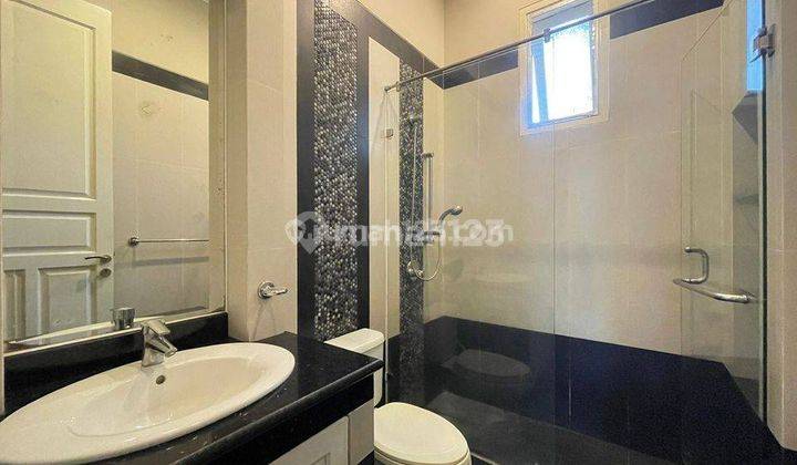 Rumah Mewah Disewakan 4 BR Di Tulodong Kebayoran Baru Jakarta Selatan 13