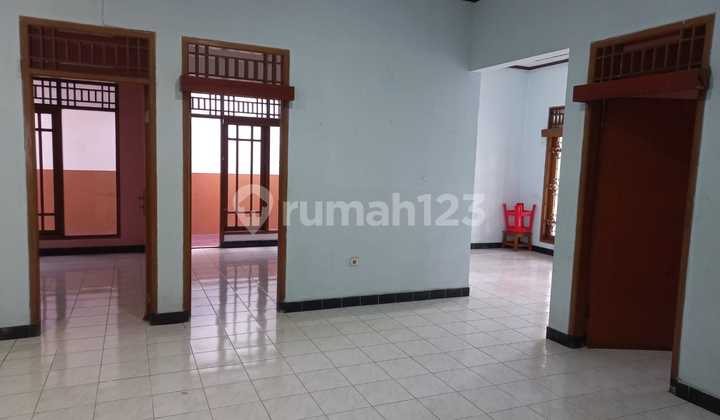 Rumah Tanjung Duren Bisa Untuk Usaha Maupun Tempat Tinggal 2