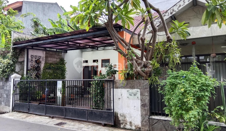 Rumah Lama Gelong Dekat Tomang Raya, Mall Dan Perkantoran 1
