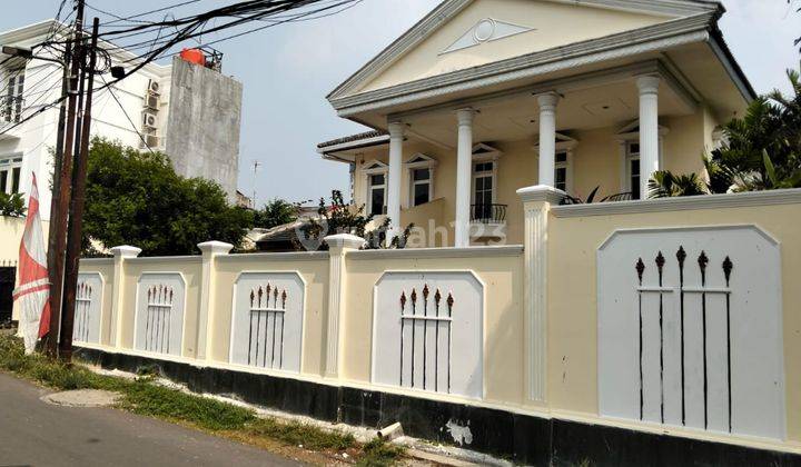 Rumah Besar Modern Ada Taman Kolam Renang Di Ampera Kemang 1