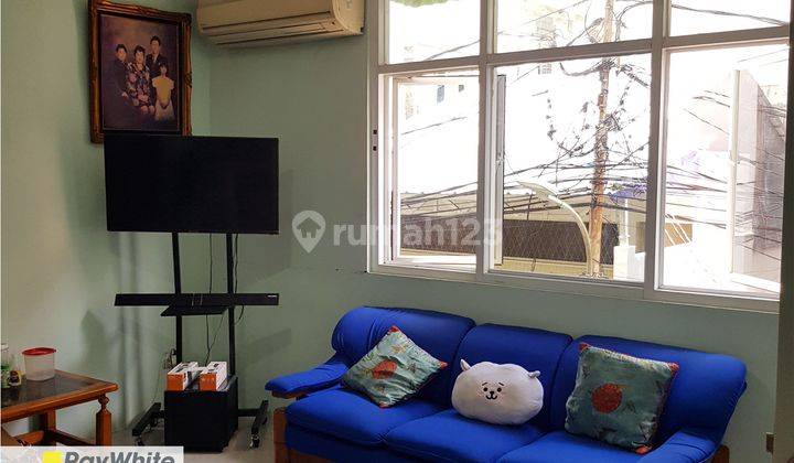 Rumah Terawat di area Prime Hayam Wuruk dekat Harmoni 2