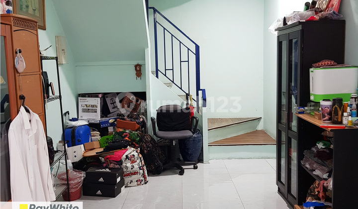 Rumah Terawat di area Prime Hayam Wuruk dekat Harmoni 5