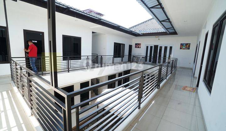 Rumah Besar Banyak Ruangan Kondisi Bagus Cocok Untuk Kantor
