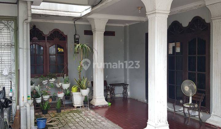 Rumah Hitung Tanah Dekat RCTI Kebon Jeruk Cocok Bangun Kost 2