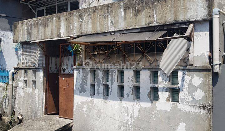 Rumah 1,5 Lantai Cukup Luas Masuk Gang Motor Perlu Renovasi 2