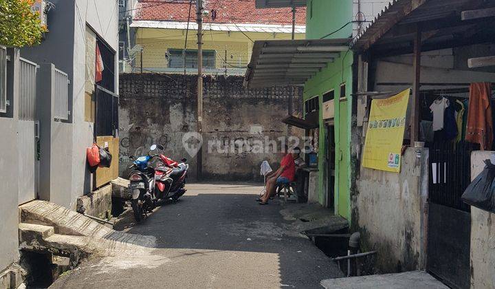 Rumah 1,5 Lantai Cukup Luas Masuk Gang Motor Perlu Renovasi 3