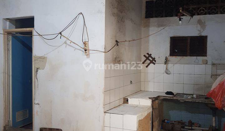 Rumah 1,5 Lantai Cukup Luas Masuk Gang Motor Perlu Renovasi 13