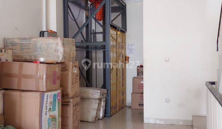 Shophouse Ruko Crown Green Lake Bagus Siap Huni Ada Lift Barang 2