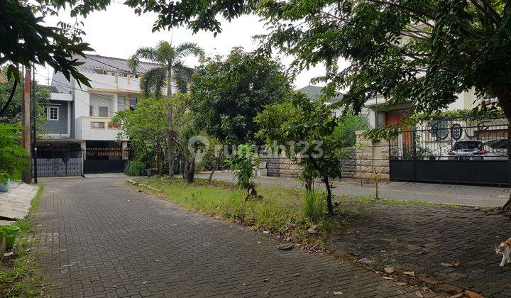 Rumah Bagus 2,5 Lantai di komplek Taman Surya 1 dekat Citraland 2