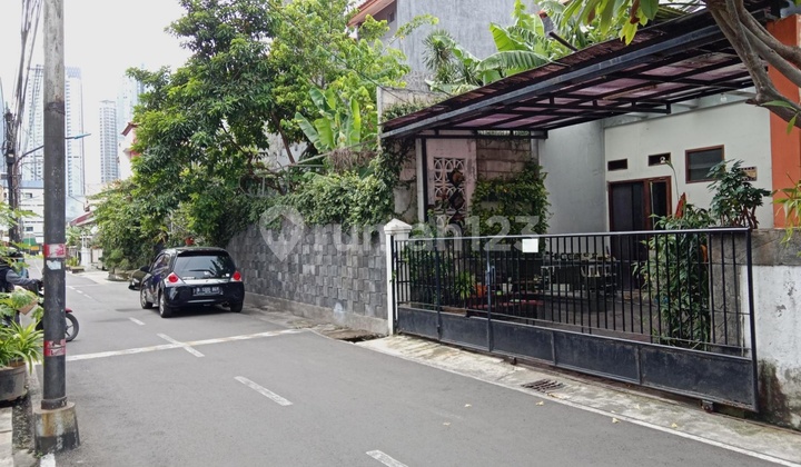 Rumah Lama Gelong Dekat Tomang Raya, Mall Dan Perkantoran 2