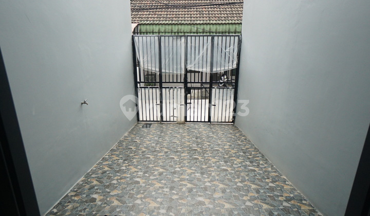 Rumah Baru 3,5 Lantai Bagus Adem Plafon Tinggi Tembok Bata Merah 2