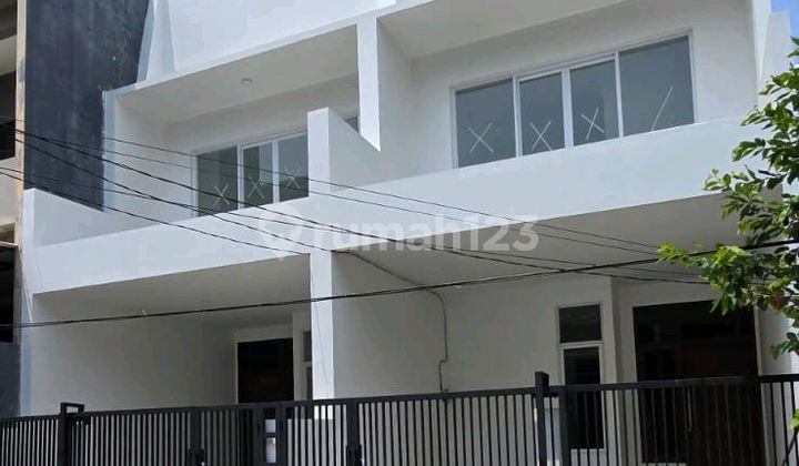 Rumah Baru 2 Lantai Modern Minimalis Siap Huni Di Taman Ratu