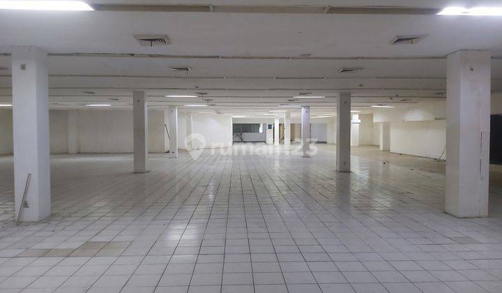 Strategic Large Space Commercial Building In Mampang Prapatan 1