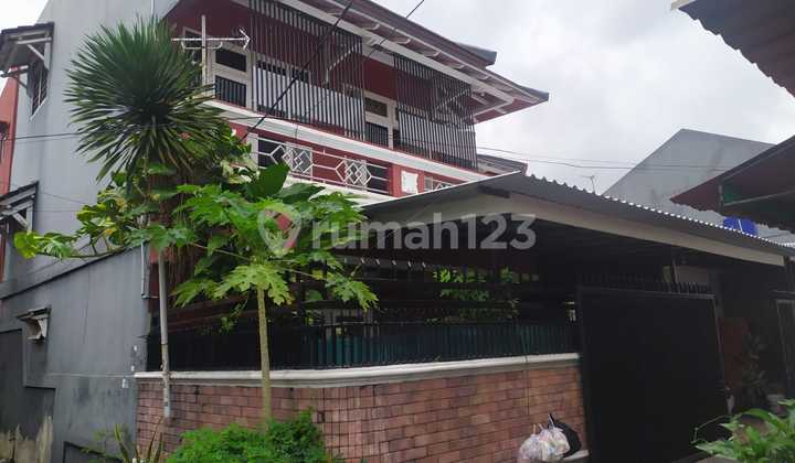 Rumah Rapi Siap Huni di Dalam Komplek Taman Palem Lestari Rumah Rapi Siap Huni di Dalam Komplek Taman Palem Lestari