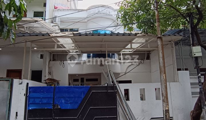 Rumah Kapuk Rapi Siap Huni Hadap Taman Dekat Pesing Tubagus Angke