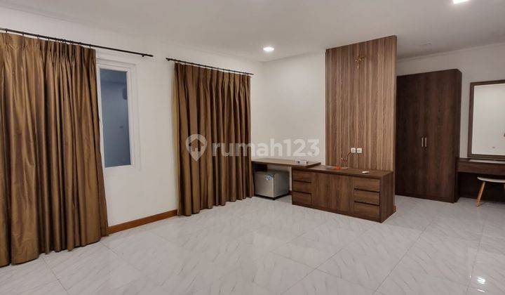 Rumah Area Senayan, Super Strategis Cocok Untuk di Jadikan Tinggal Ataupun Usaha 12