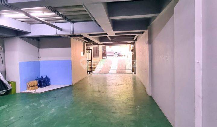 Rumah Area Senayan, Super Strategis Cocok Untuk di Jadikan Tinggal Ataupun Usaha 18