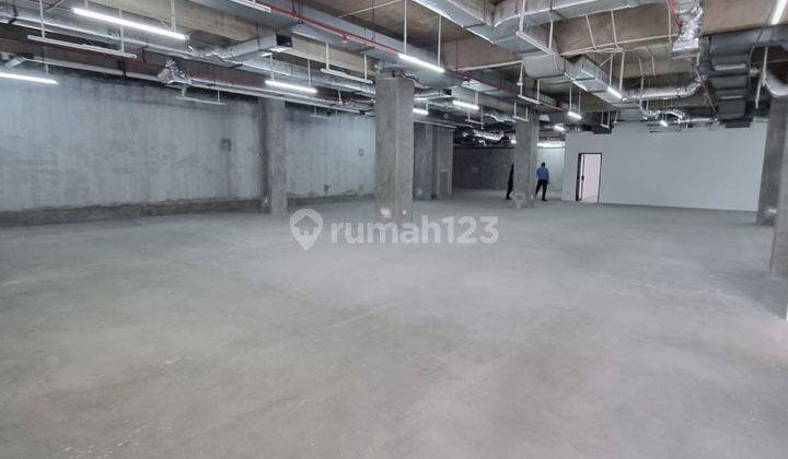 Disewakan Ruang Gedung Komersial Luas Bisa Juga Office di Kemang Raya 2