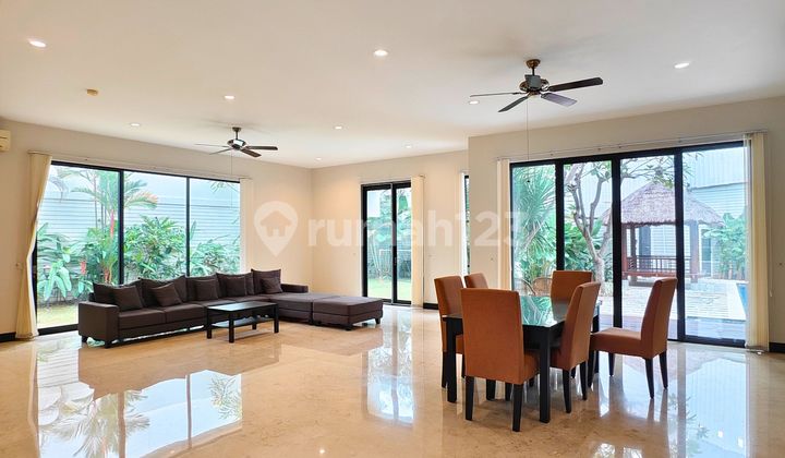 Dijual luxurious private townhouse, Premium lokasi di Cipete dan jarak hanya jalan kaki ke stasiun MRT 2