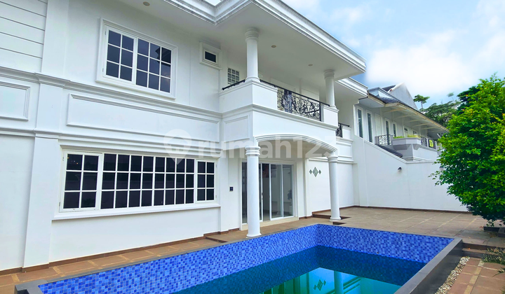 Rumah Mewah di Kemang Selatan Dengan Halaman yang Luas Dengan Lokasi Terbaik di Area Tenang & Private