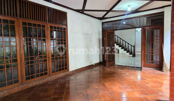 Murah!! Rumah Tulodong Bawah,Hitung Tanah Saja Area Kebayoran Baru Jakarta Selatan