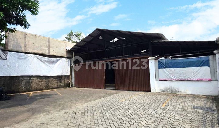 Rare Opportunity! Tempat Usaha Strategis Pejaten Jakarta Selatan, LT 678m², High Ceiling, Zonasi Komersial Rare Opportunity! Tempat Usaha Strategis Pejaten Jakarta Selatan, LT 678m², High Ceiling, Zonasi Komersial