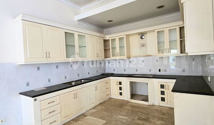 Rumah Pondok Indah Dekat Mall Pim, Sekolah, Hospital Jakarta Selatan