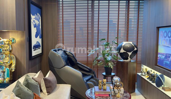 For Sale: The Grove Masterpiece 2BR Apartment with Private Lift 2