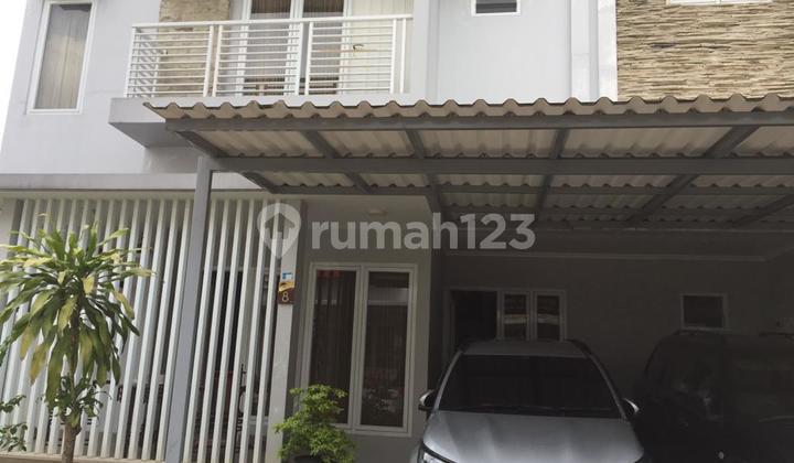 Dijual Cepat Rumah Di Kawasan Bintaro Jakarta Selatan. Lokasi Bebas Banjir. Harga Nego Fleksibell 
