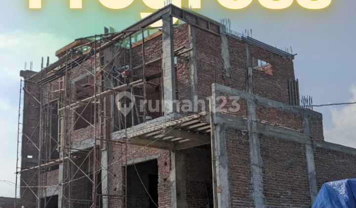 Luxury House with Private Swimming Pool Sleman 2