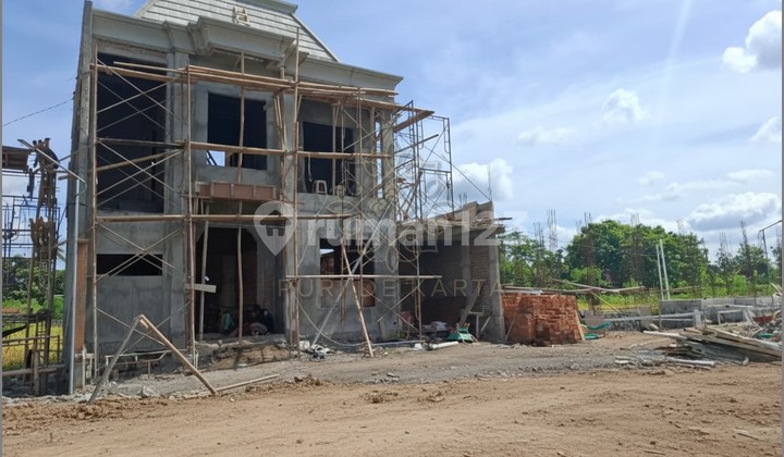 Rumah Premium Dengan Kolam Renang Pribadi Sleman 