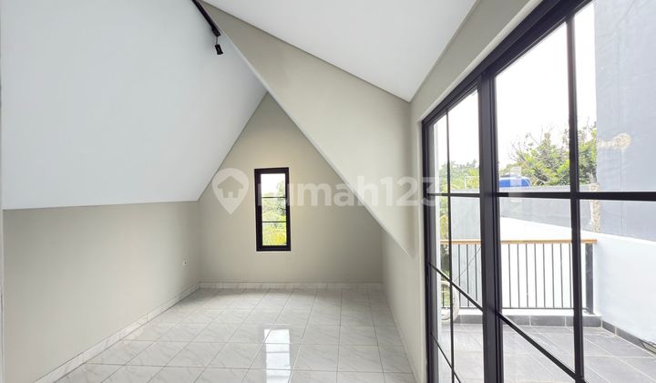 Jual Rumah Mewah Disisi Jalan Utama Jagakarsa Semi Furnished Free PPN, Biaya Notaris, Balik Nama dan BPHTB