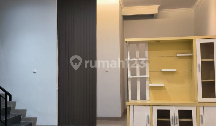 Rumah baru 2 lantai  cantik modern minimalis lokasi bagus harga nego 2