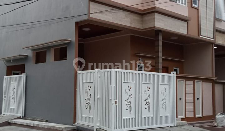 Rumah Baru 2 Lantai Cantik Modern Design Siap Huni Lokasi Bagus 2