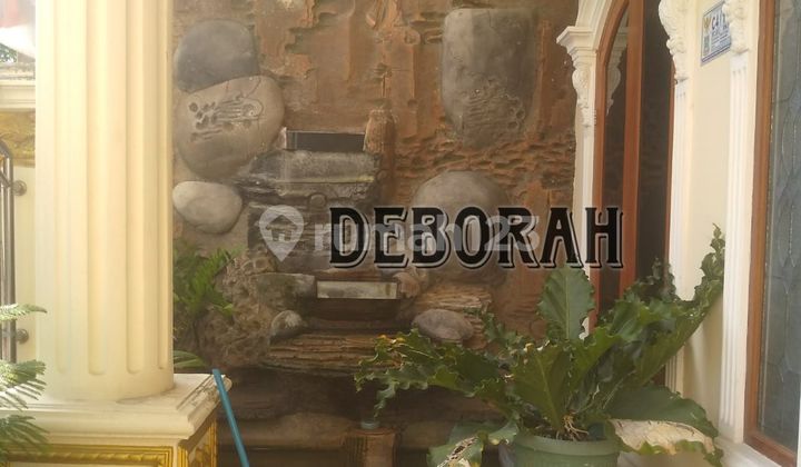 2.5-story house in Taman Royal for quick sale, great location, negotiable price. 2