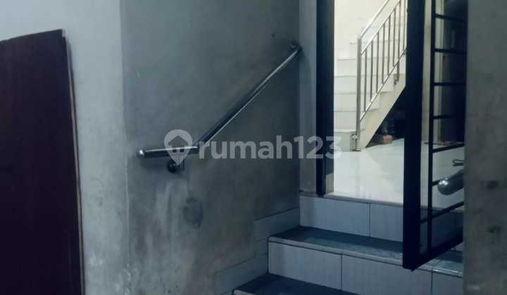Dijual Rumah Petak Tingkat Luas 17M2 Dalam Gang Lokasi di Teluk Gong Harga Nego