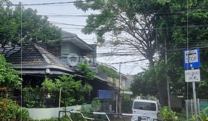 Rumah Hook, Deket Unsada, Cocok Utk Usaha, Pinggir Jalan