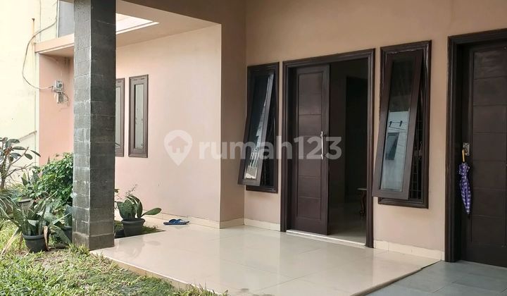 Duren Sawit, Rumah 2 Lantai Deket Bkt, Deket Jln Sugiono, Deket Stasiun Klender, Deket Transportasi Umum, Aman Tidak Banjir