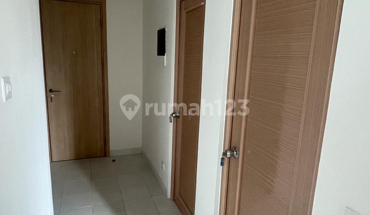 Area 140 m2, Private Elevator, Hillcrest, Apartment in Karawaci, Tangerang
