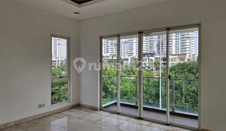 Rumah 423 m2 Golf Residence Kemayoran, Ada Kolam Renang! 2