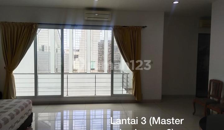 Luas Tanah 200 m2, Semi Furnished, Pluit Timur 2, Rumah di Pluit, Jakrta Utara