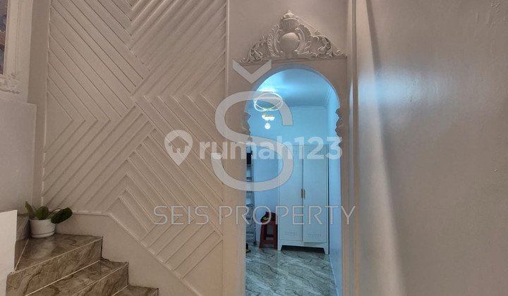 Bisa KPR, Rumah, 3 Lantai, SHM, Bebas Banjir di Cihanjuang Cibaligo Kbb