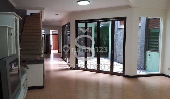 Rumah 2 Lantai Bagus Semi Furnished di Sukawarna Pasteur, Bandung 1