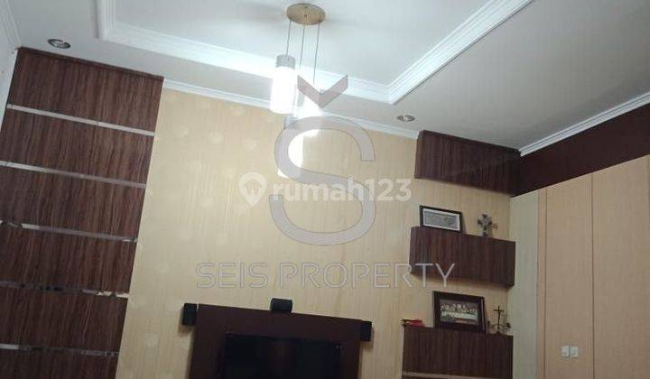 Rumah 2 Lantai Furnished di Taman Kopo Indah 3, Bandung 1