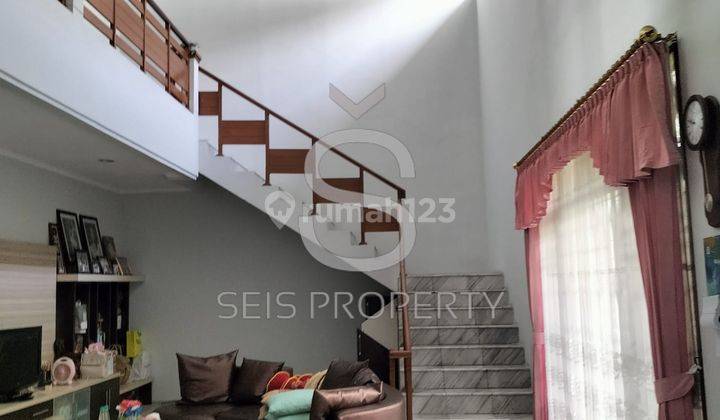 Rumah 2 Lantai Bagus SHM di Jl. Setrasari, Bandung 1