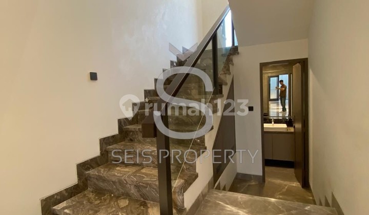 Rumah Baru Bagus Unfurnished Pasteur, Bandung SHM