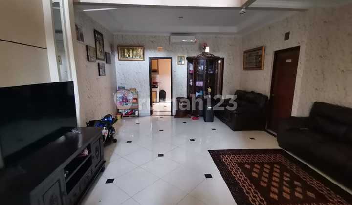 Rumah Bagus Unfurnished SHM Margahayu, Bandung