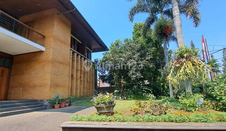 Rumah Bagus di Mainroad Dago, Bandung 1