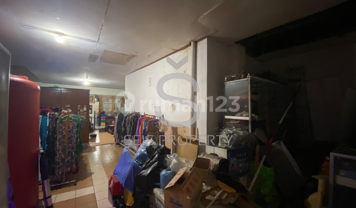 Rumah Bagus Semi Furnished SHM di Mainroad Kopo Bandung, Bandung