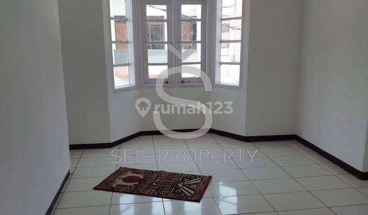 Rumah Kontrakan 2 Lantai Bagus Unfurnished di Sayap Pasteur, Bandung 1